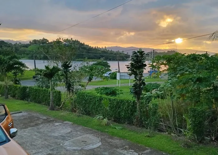Sunset Lodge